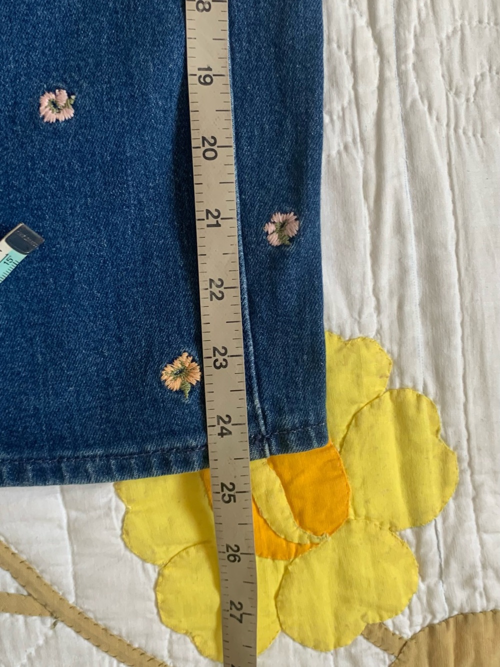 Madewell Wide-Leg Crop Jeans: Confetti Floral Embroidered Edition - Picture 10 of 16